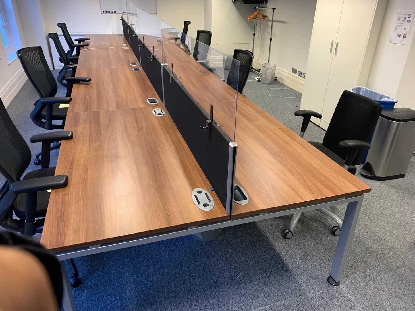 Pre-Owned 8 Pod Office bench desk Walnut 160cm x 80cm