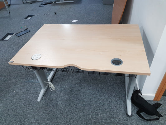 Beige single computer desk 120cm Wx 80cm D x 73cm H