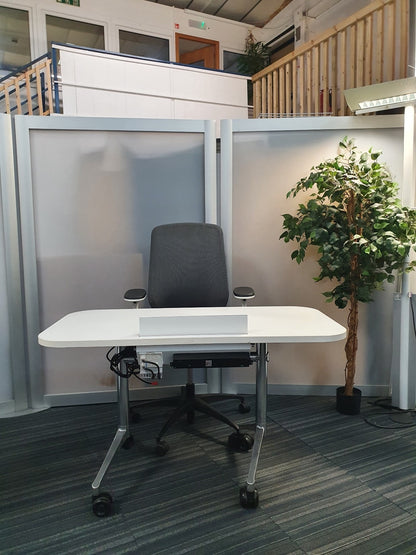 White Folding Desk (W= 120cm H= 73cm D= 60cm)