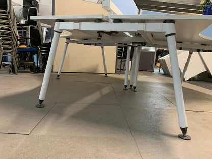 Herman Miller Three person office bench desk in white, 3 seater arc table