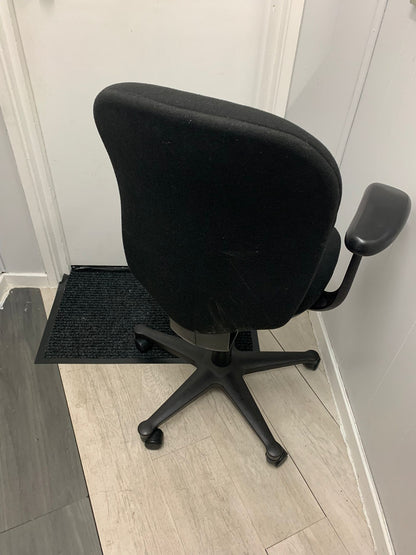 Pre-Owned Herman Miller Ambi Swivel Chairs Black