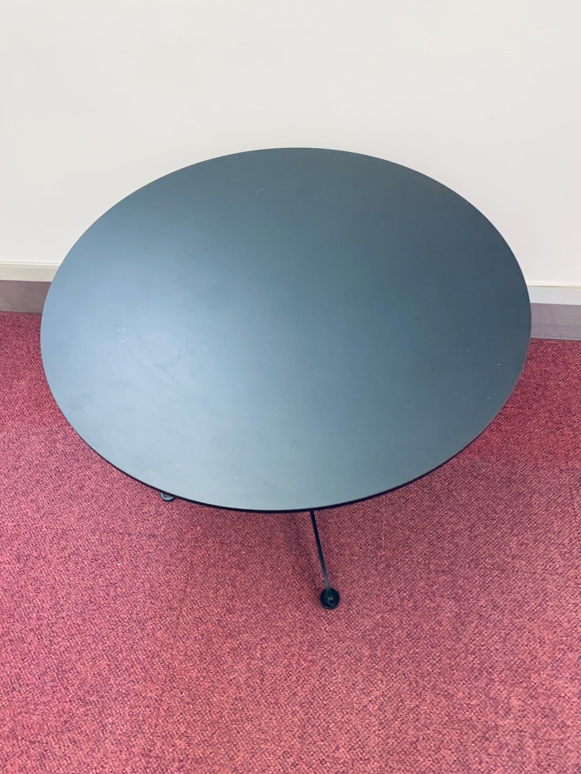 Table top of black round office table