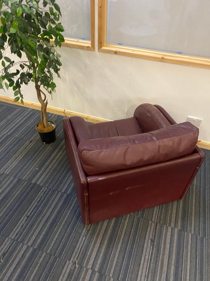 Used single leather armchair Mauve