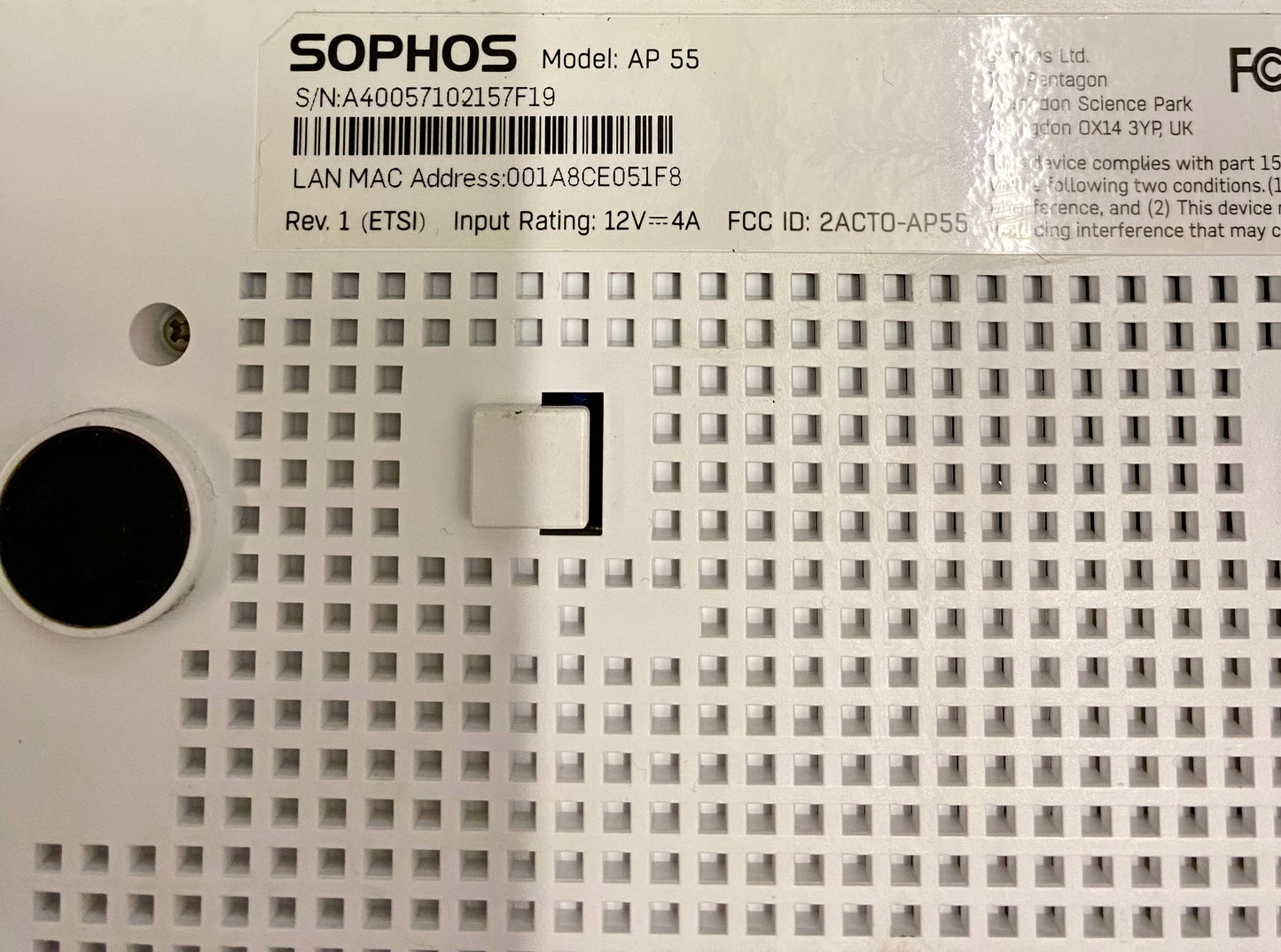 Used Sophos APX 320 Access Point white