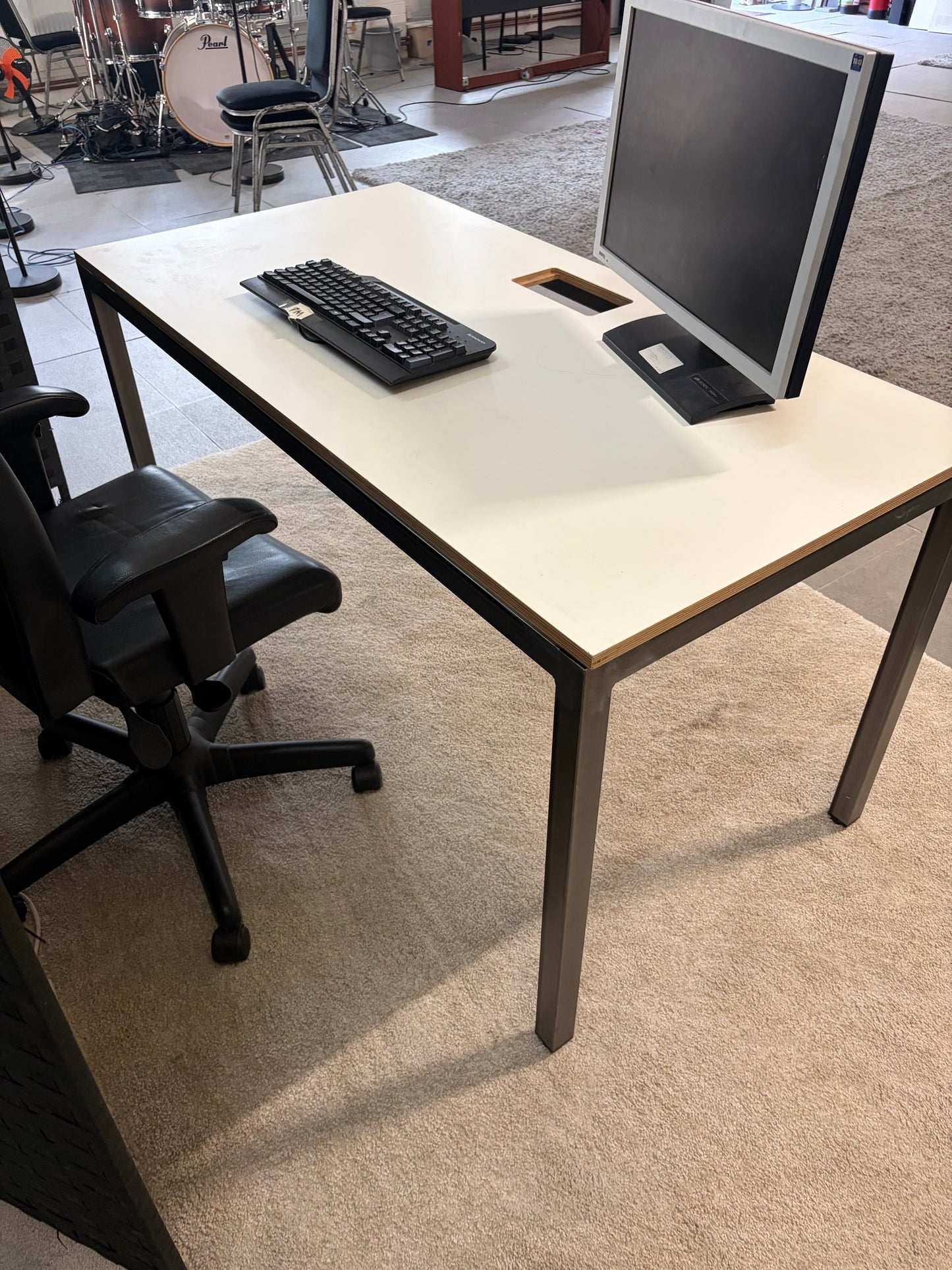 Used desk office single computer rectangle office off white 140cm x 80cm