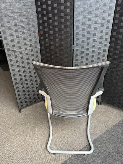 Pre-owned cantilever meeting chairs - Green black