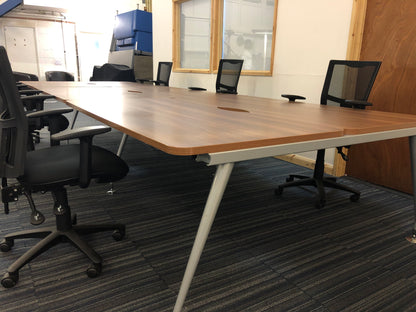 Second Hand 6 Pod Office Call centre Desk in Walnut Finish for Commercial Office-space - 480cm x 160cm