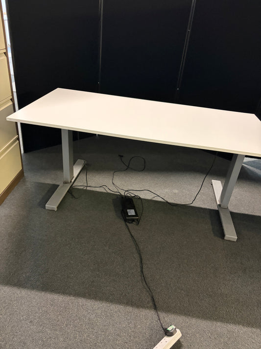 Pre-owned Electric sit stand desk white - 155cm x 80cm