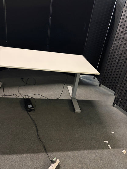 Pre-owned Electric sit stand desk white - 155cm x 80cm