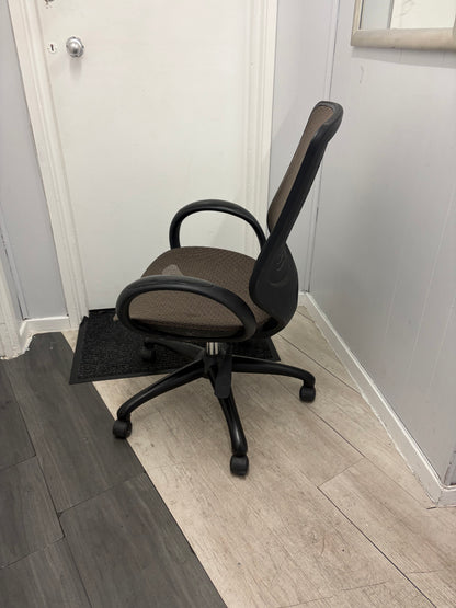 Pre-owned adjustable office chair - Mesh detailing. Bit of ware but good function