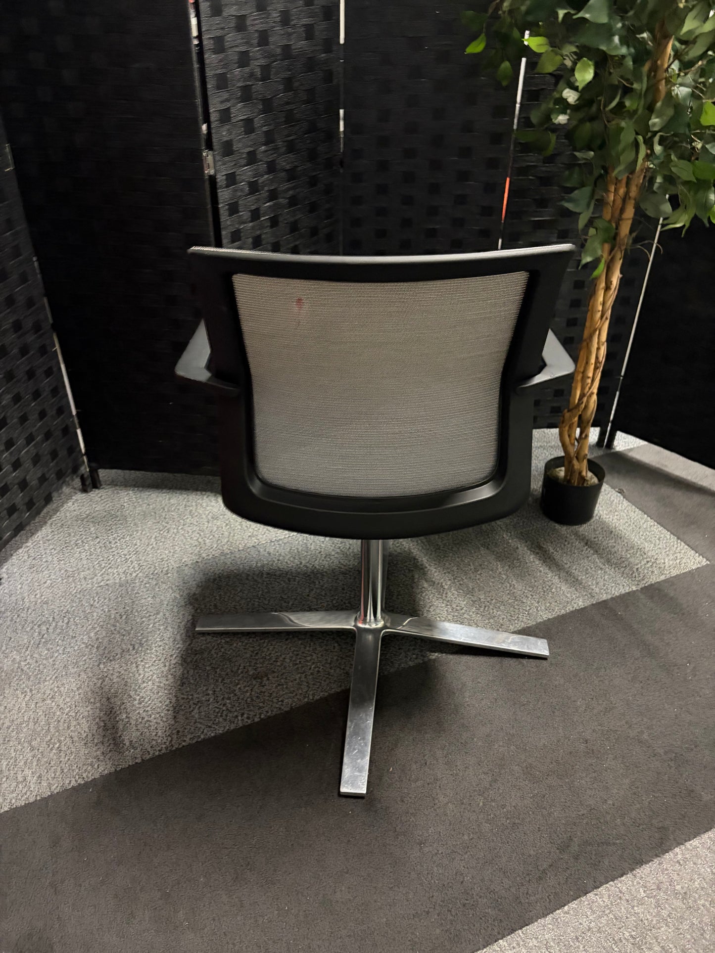 Used Orangebox Workday WD-CFA Meeting chair Blue Grey