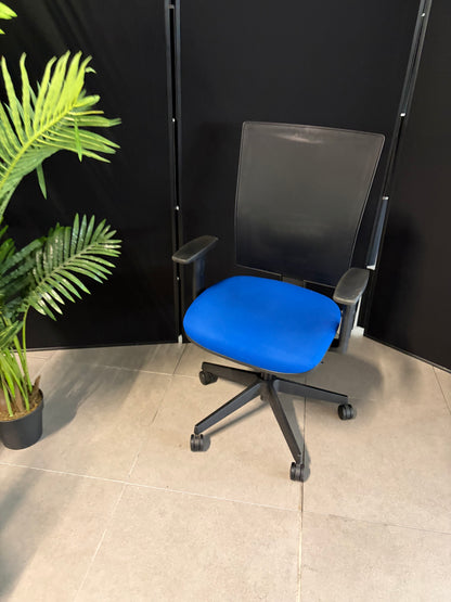 Used multicoloured office chair bundle x  5 chairs ergonomic swivel