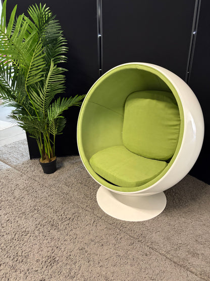 Preowned egg chair white gloss fibreglass shell swivel base. Green Eero Aarnio style retro ball