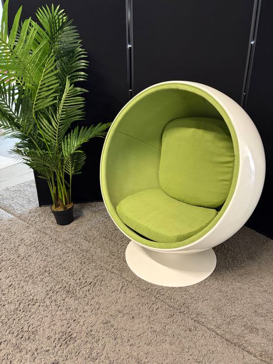 Preowned egg chair white gloss fibreglass shell swivel base. Green Eero Aarnio style retro ball