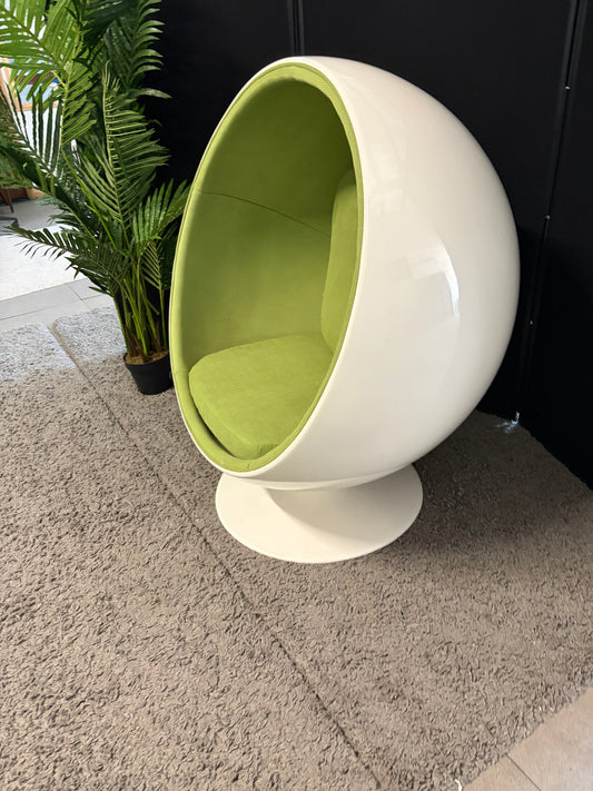 Preowned egg chair white gloss fibreglass shell swivel base. Green Eero Aarnio style retro ball