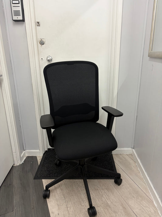 Used Torasen Juno Mesh Back Office computer desk Chair