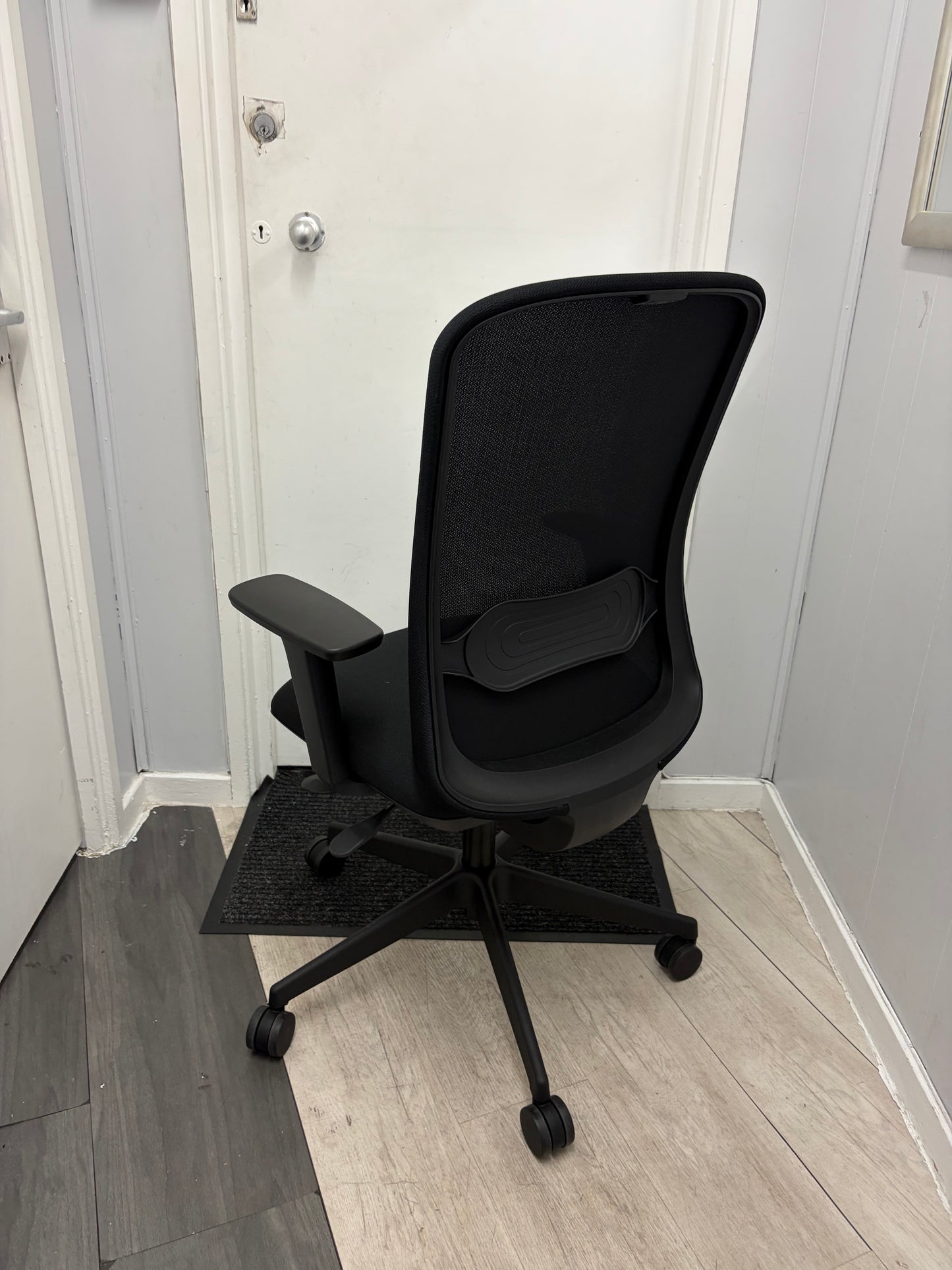 Used Torasen Juno Mesh Back Office computer desk Chair