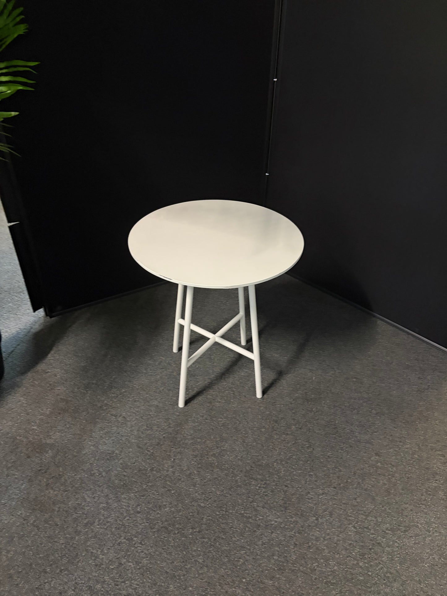 Used side table low white round circle table top heavy 44cm diameter h 50cm