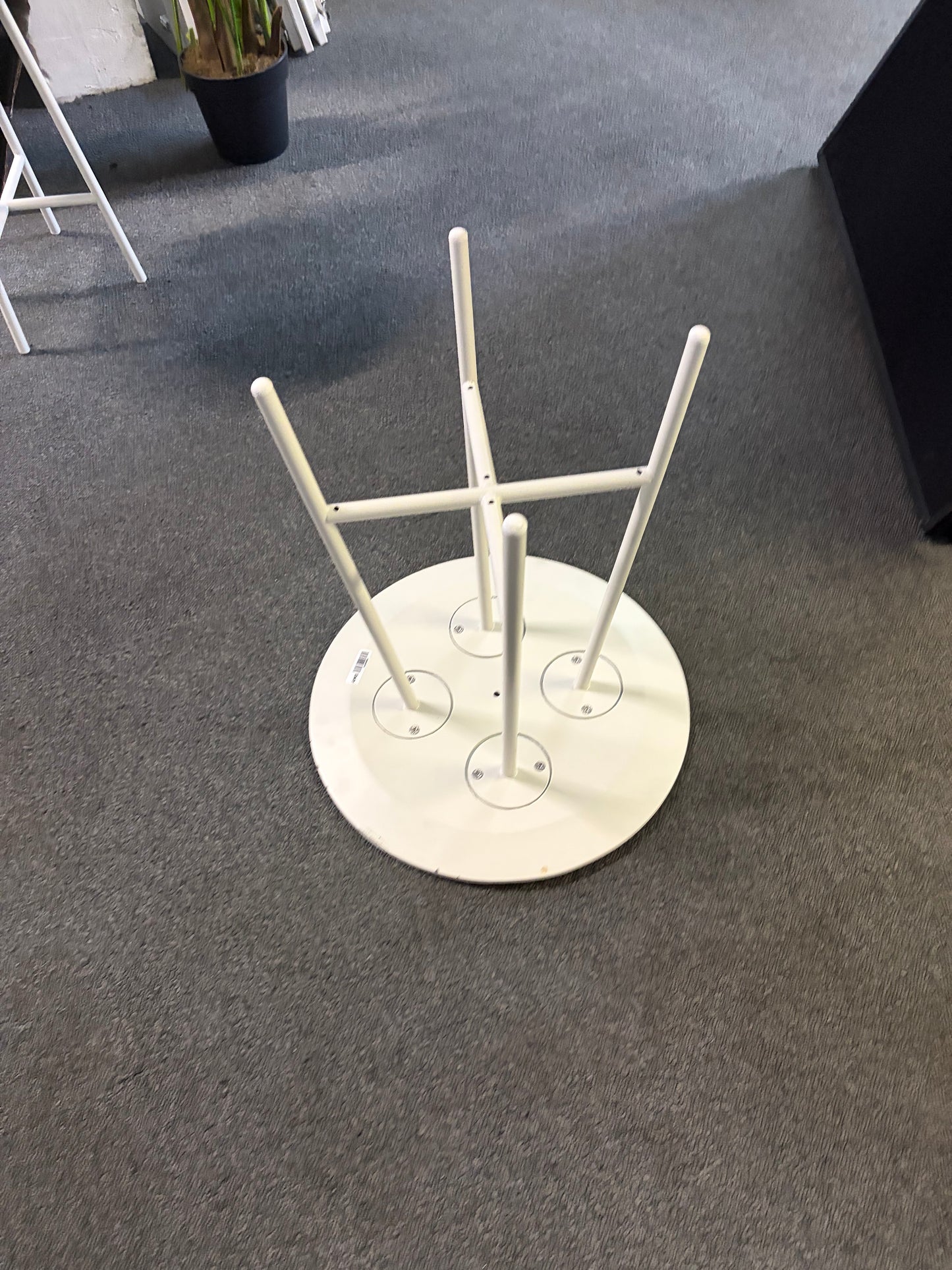 Used side table low white round circle table top heavy 44cm diameter h 50cm