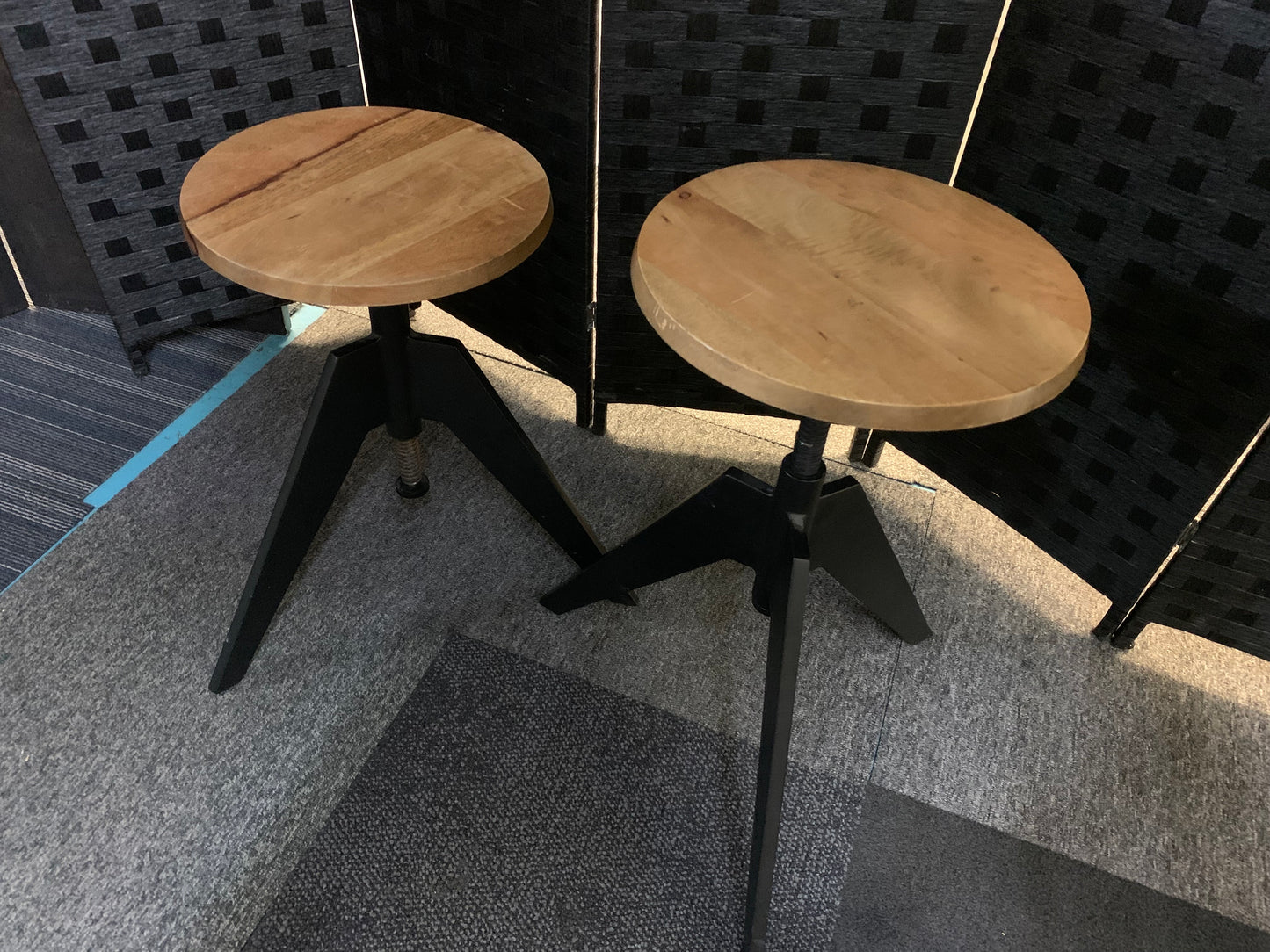 Set of 2 Screw Stools