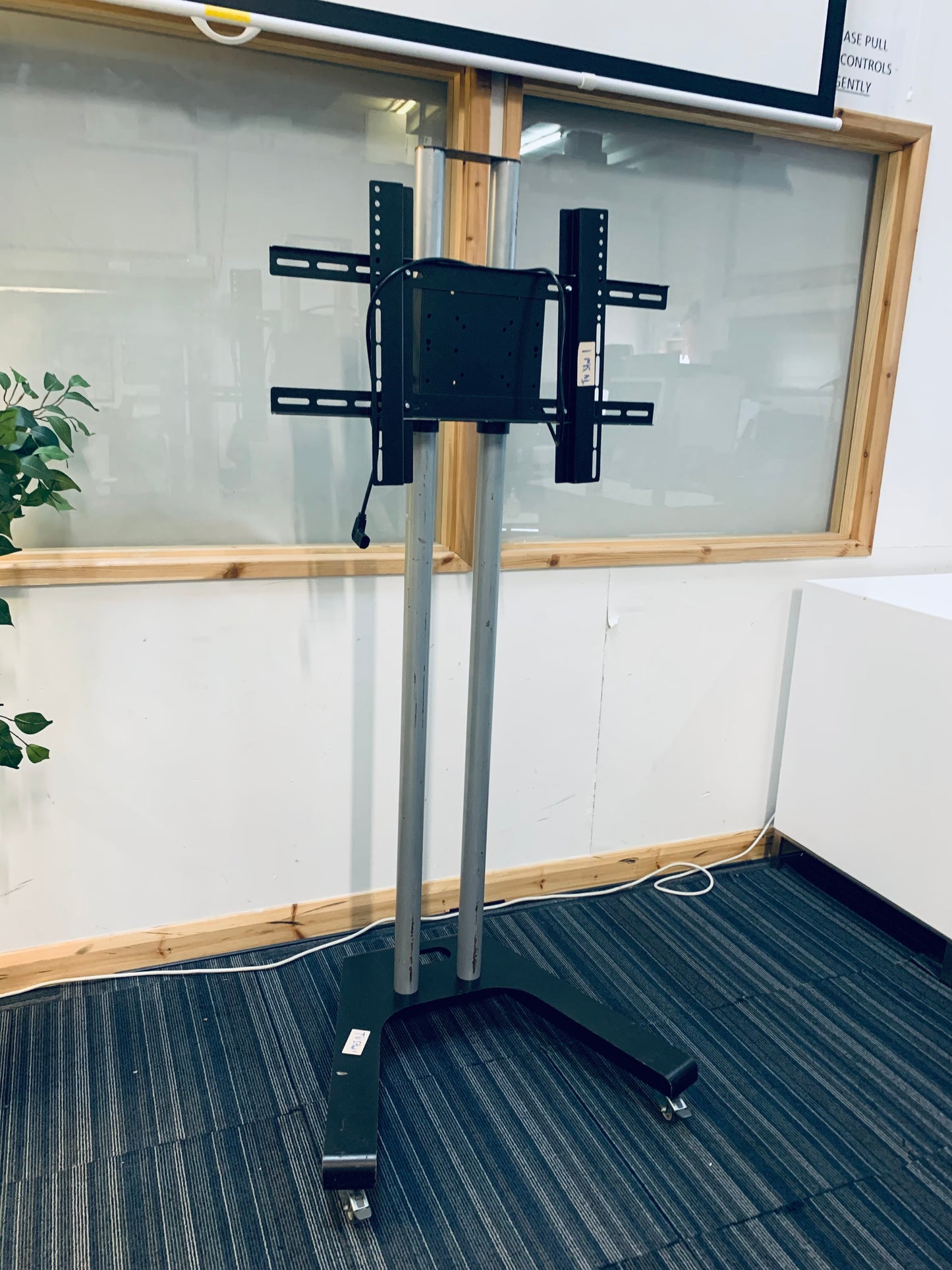 Mounts Mobile TV Nesting Cart Floor Stand for TVs