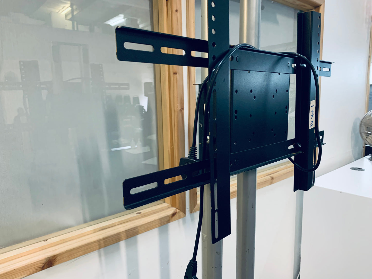 Mounts Mobile TV Nesting Cart Floor Stand for TVs