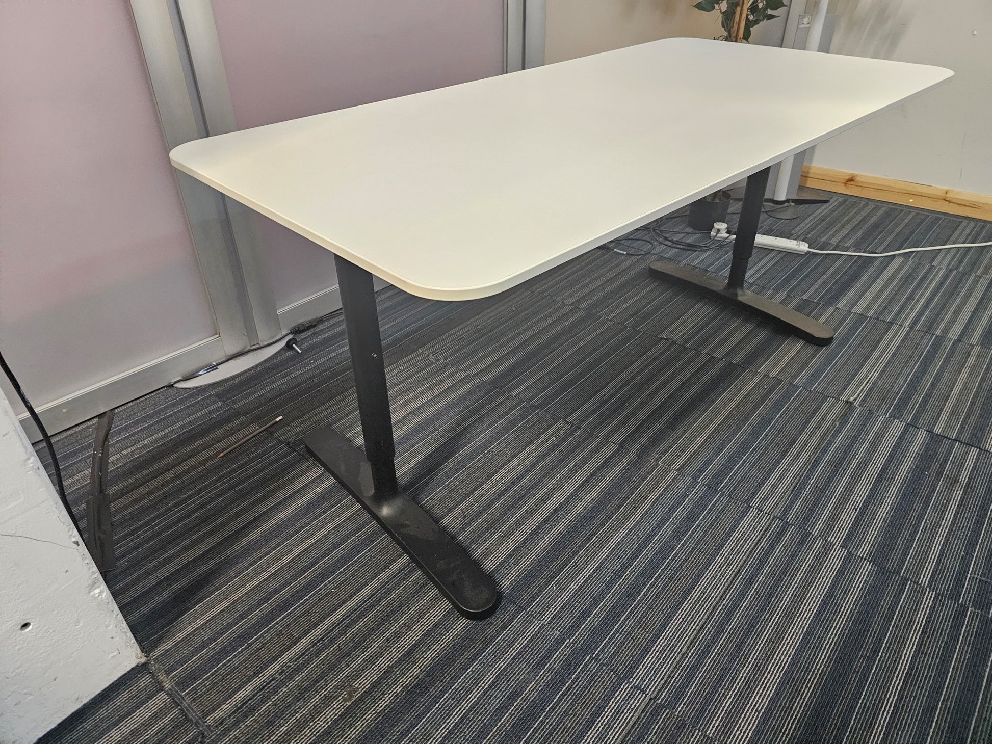 Home office 160cm desk. in white