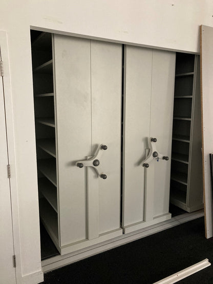 Mobile Shelving Units system (5 bays, 8 tiers) hand wheel operated