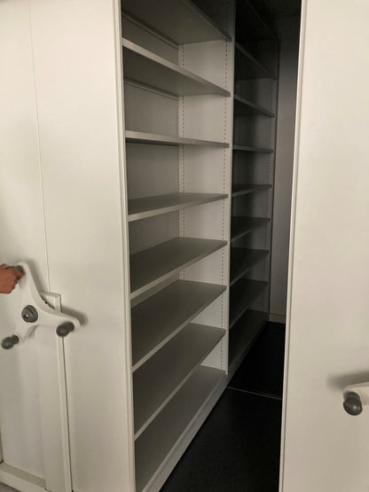 Mobile Shelving Units system (5 bays, 8 tiers) hand wheel operated