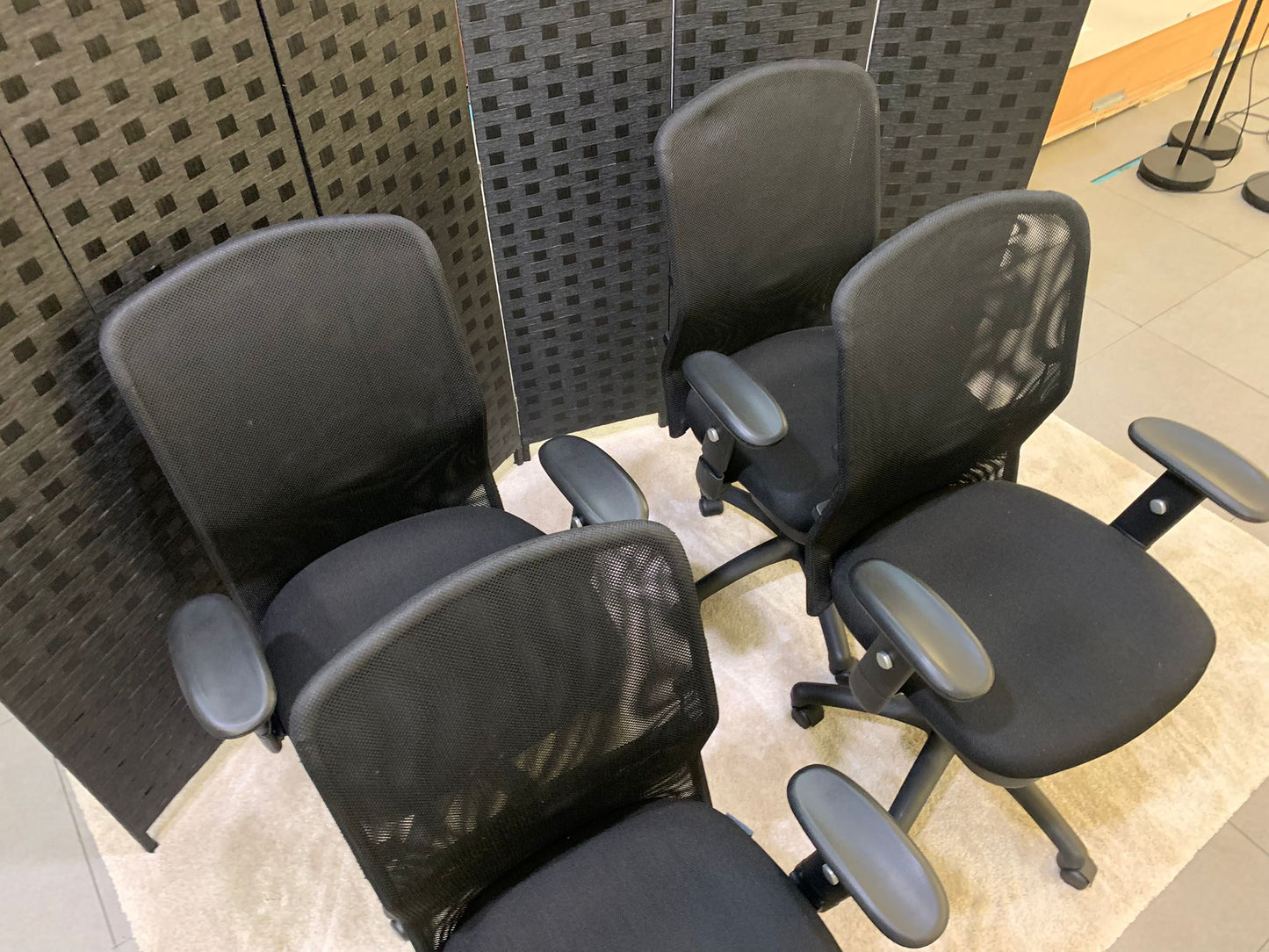 Second-hand Office Swivel Chair Black with Mesh-Back