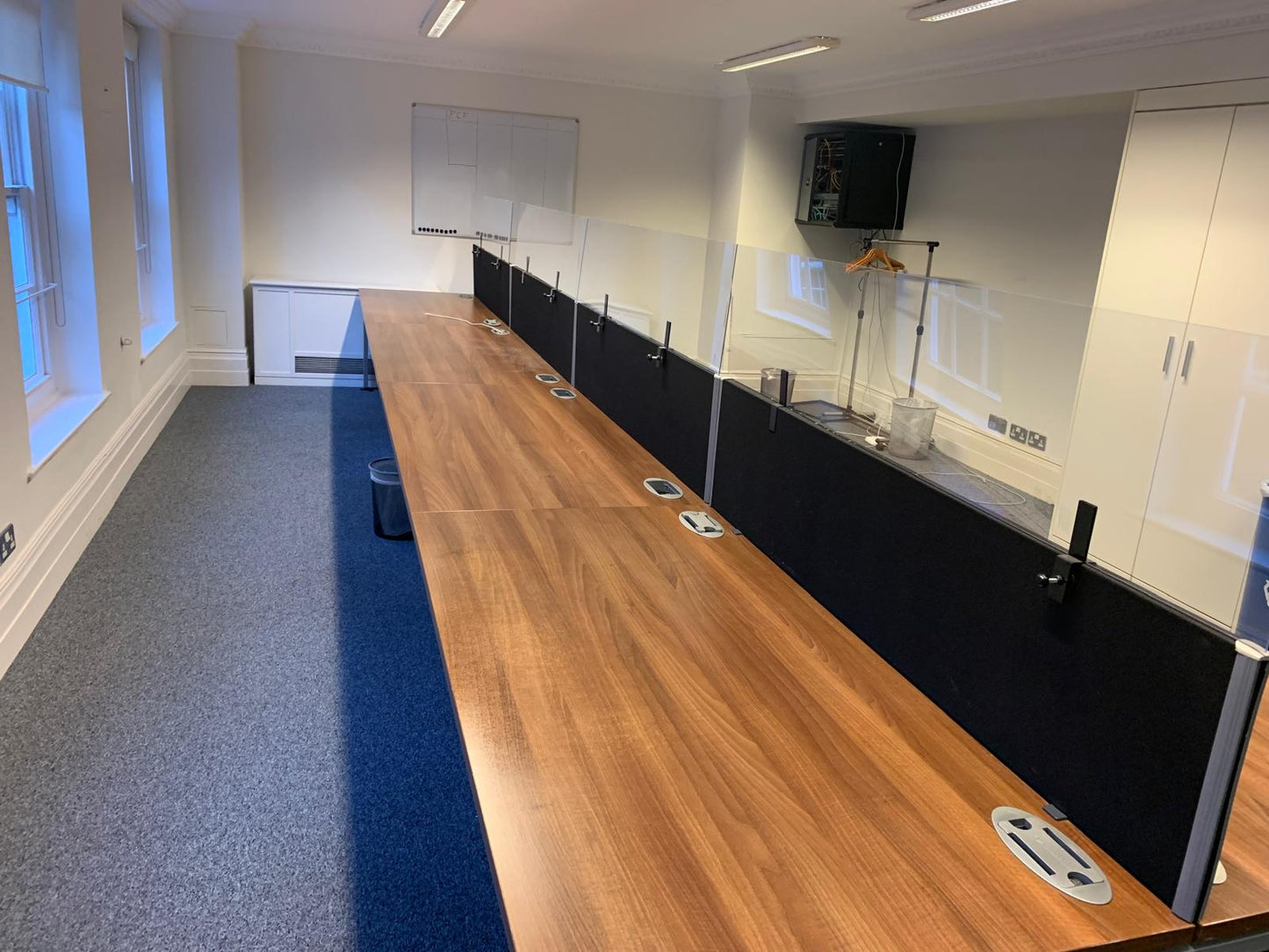 Pre-Owned 8 Pod Office bench desk Walnut 160cm x 80cm
