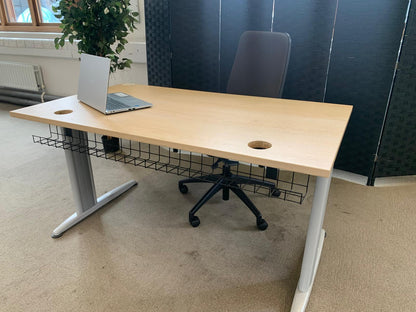Used Beech Single Desk 140cm x 80cm