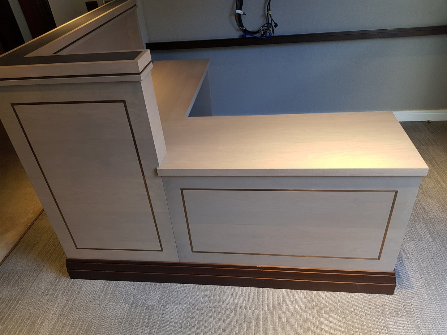 Used Second Hand L shaped Corner Left Return Reception Desk  H=120cm W=169cm L= 151cm