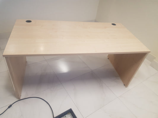 Rectangle computer table in maple colour