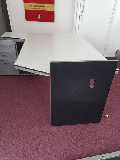 White high quality Techo L-shaped Hexagonal office, home office desks (h 73cm x w 160cm x d 100cm)