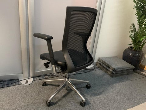 Mesh and leather office executive chair