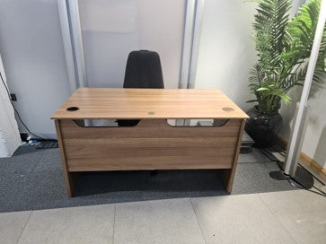 1350mm Light brown Office Computer Desk, Study Workstation