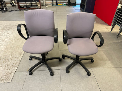 Set of 2 Swivel task chair by Comforto in Lavendar Purple