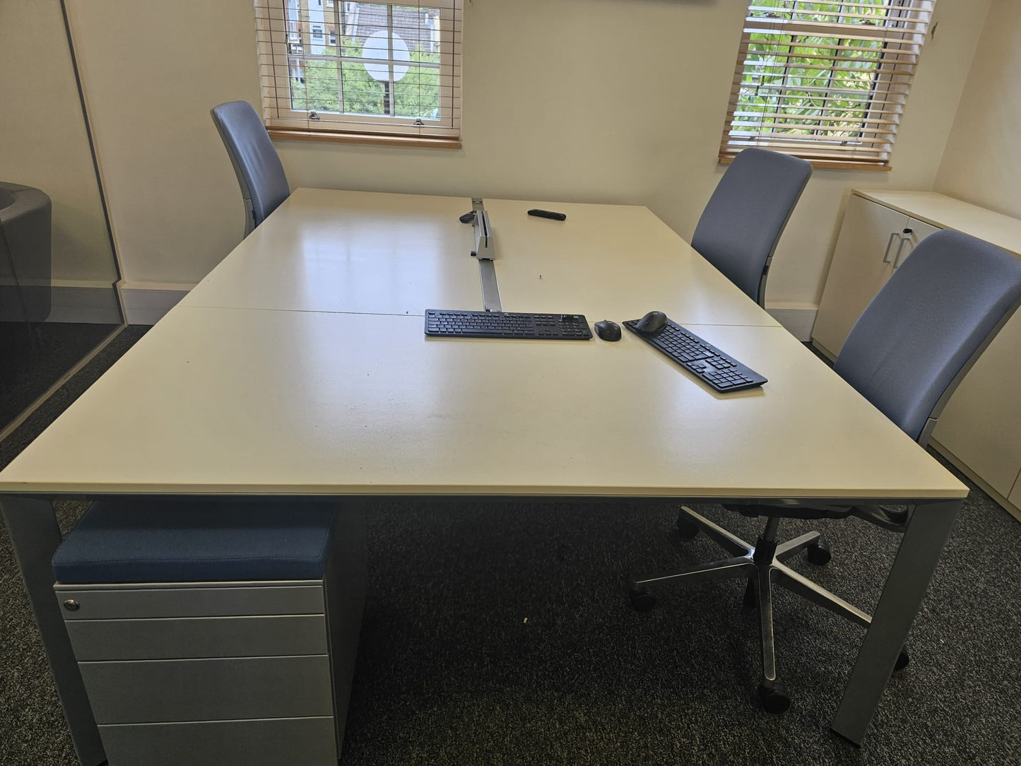 United 3 Person Office Bench Desk - 240cm x 160cm - Call Center Hot Desking in White