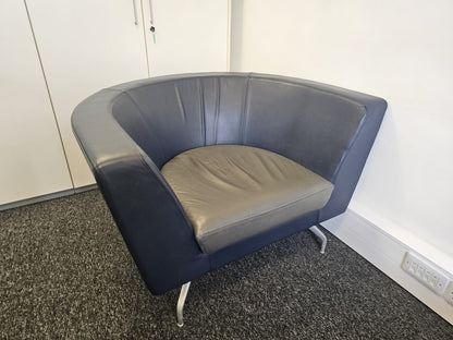 Reception area sofa in blue and black by Orangebox Cwtch