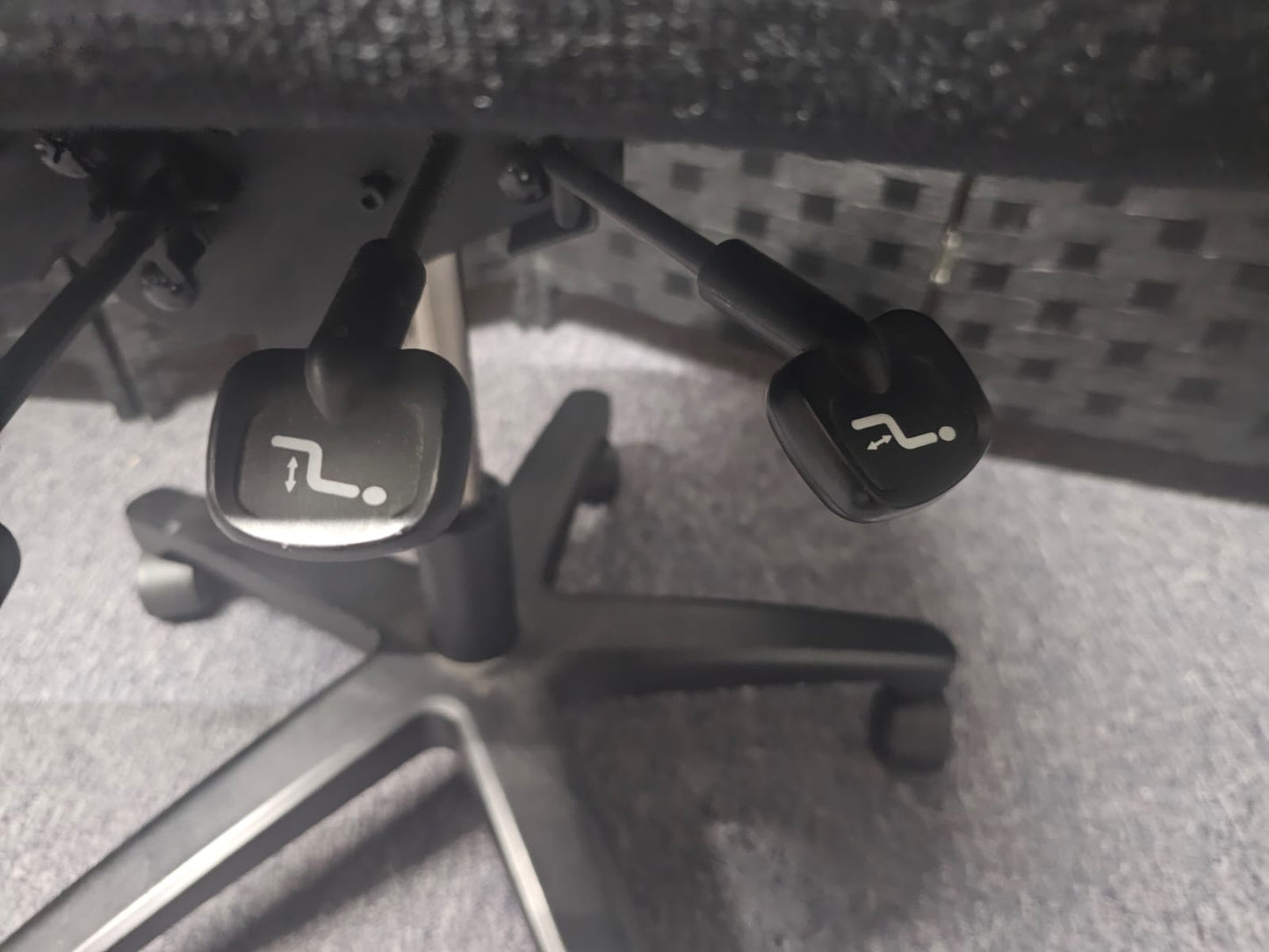 Used Adjustable Ergonomic Office Chair in Dark Grey - without arms