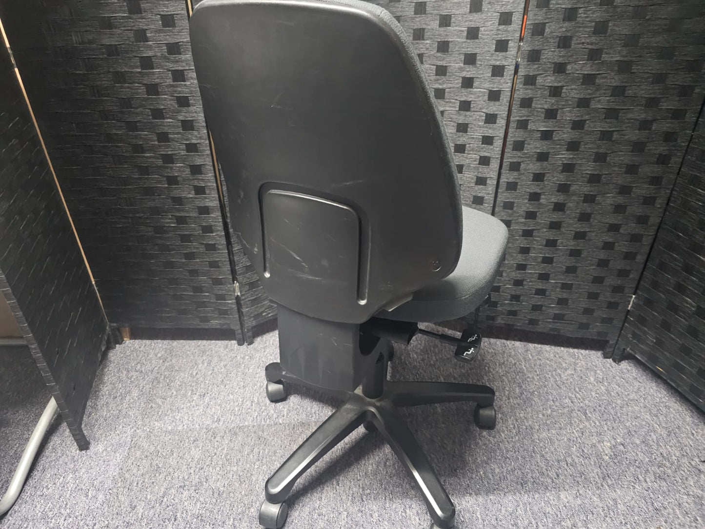 Used Adjustable Ergonomic Office Chair in Dark Grey - without arms