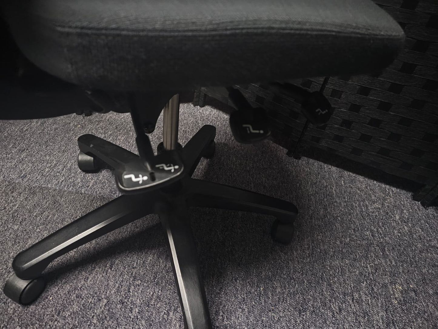 Used Adjustable Ergonomic Office Chair in Dark Grey - without arms