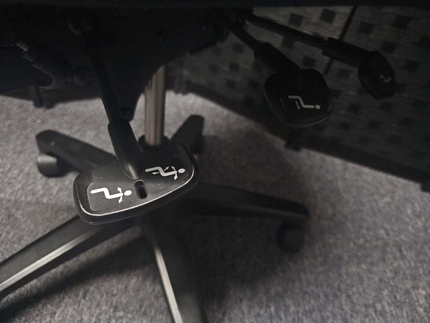 Used Adjustable Ergonomic Office Chair in Dark Grey - without arms