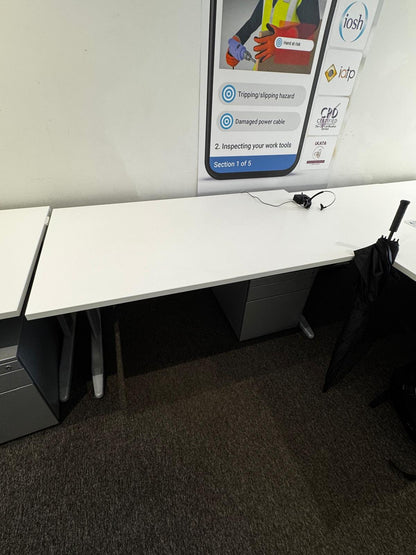 Used Desk white single freestanding office table 140cm w x 80cm d x 73cm h