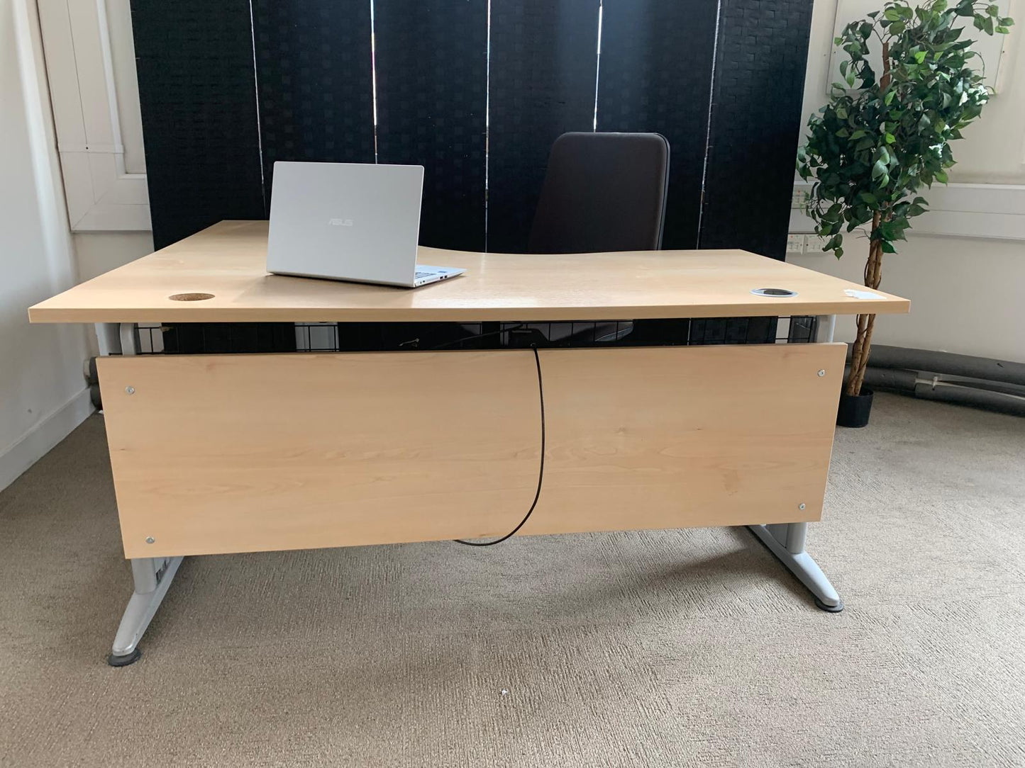 Secondhand Beige Corner Office Desk - Right Hand - 1600mm