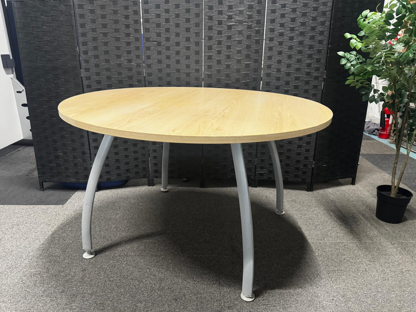Used Beige Office Circle Table for Office Meeting Rooms - 120cm Diameter