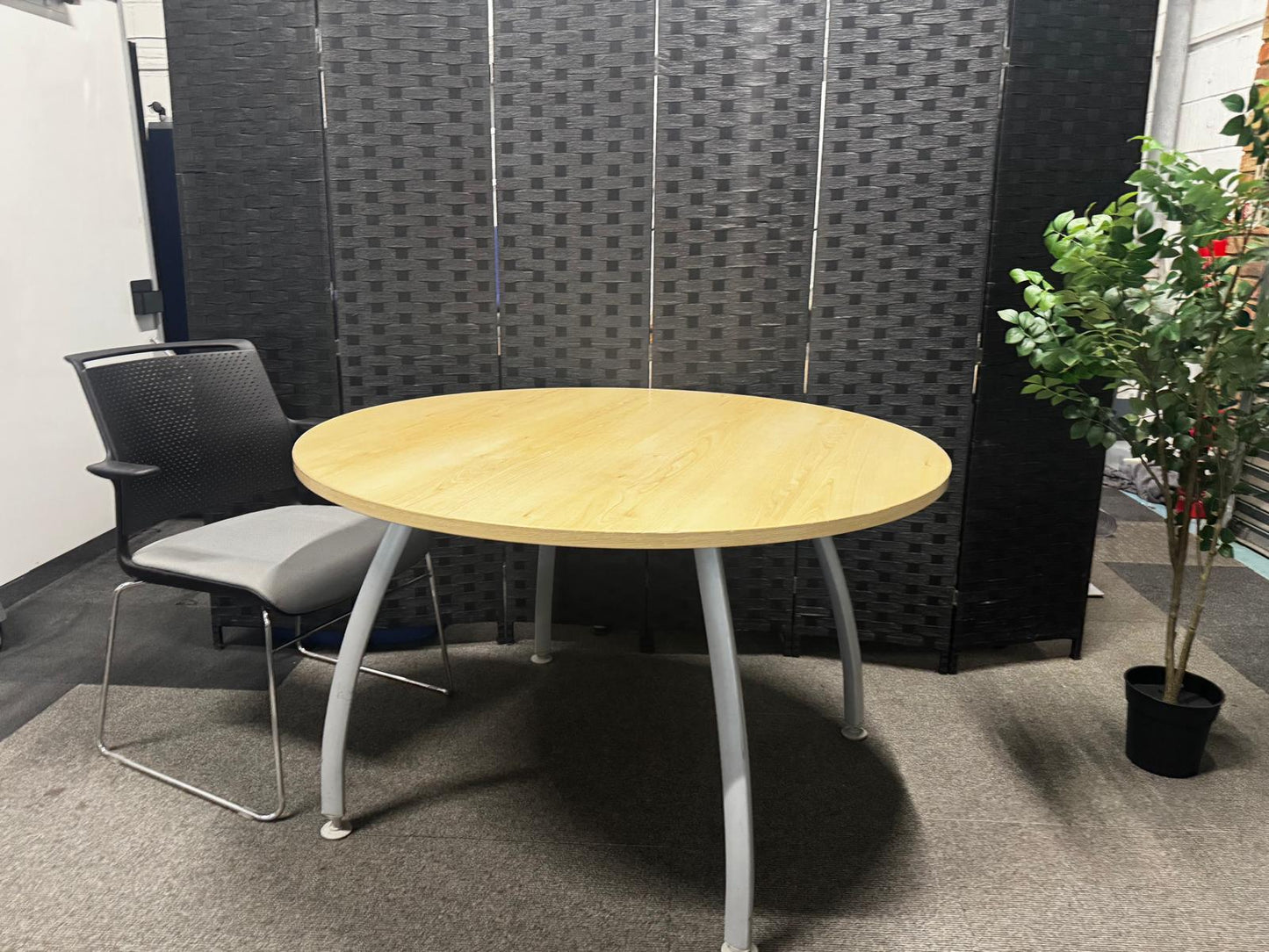 Used Beige Office Circle Table for Office Meeting Rooms - 120cm Diameter