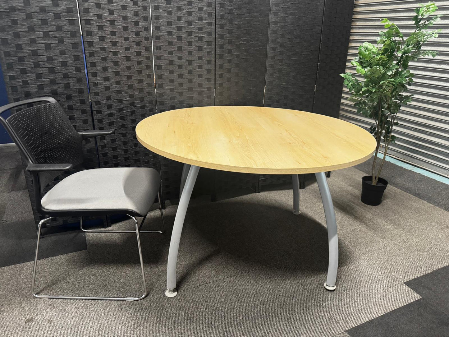 Used Beige Office Circle Table for Office Meeting Rooms - 120cm Diameter