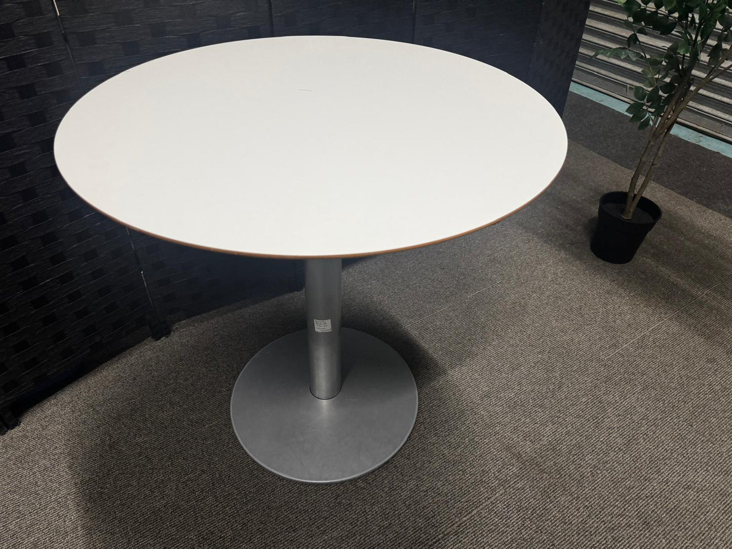 Second-hand White Office Meeting Room Round Table - 75cm Diameter